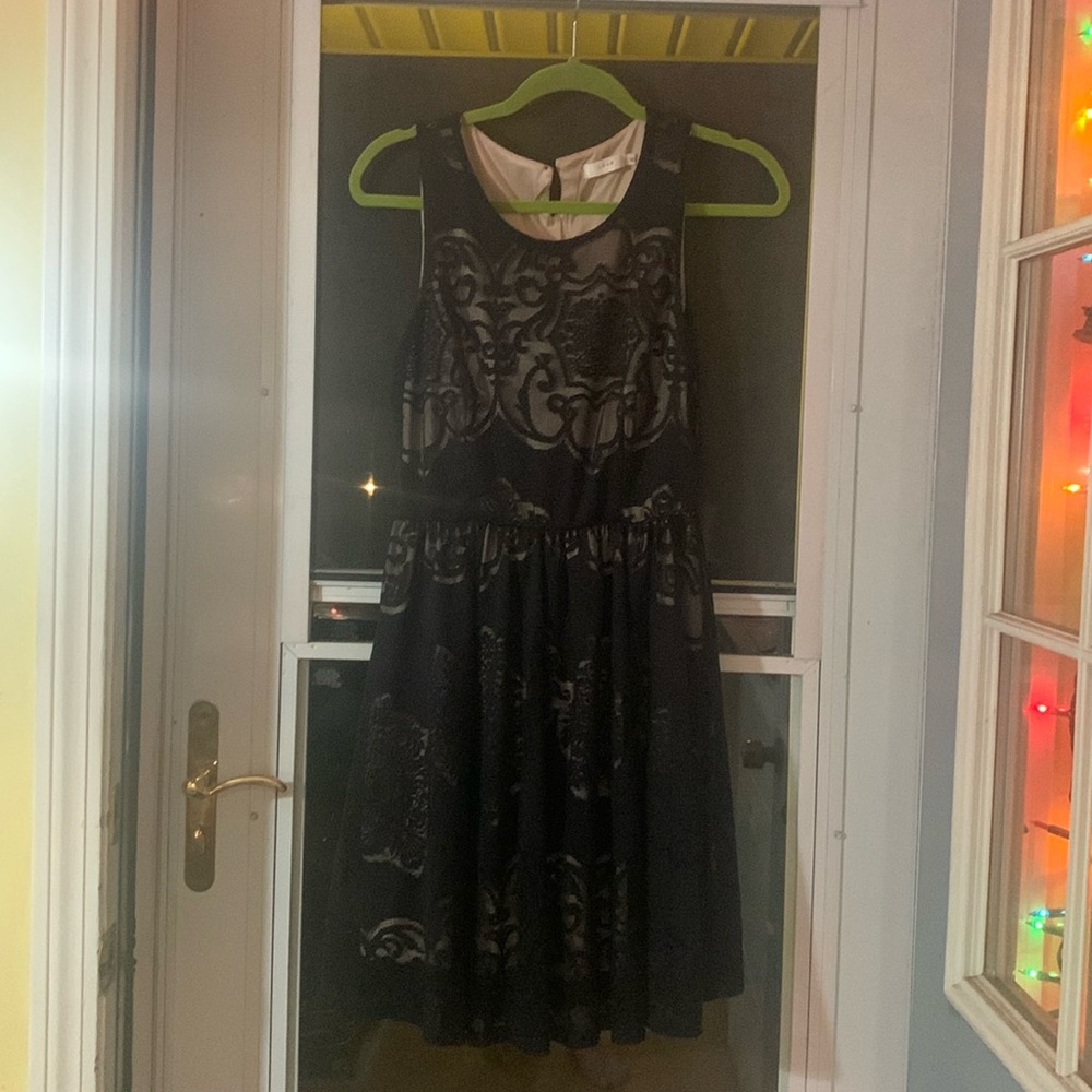 Women’s Lush Black Lace Style Dress Size Large